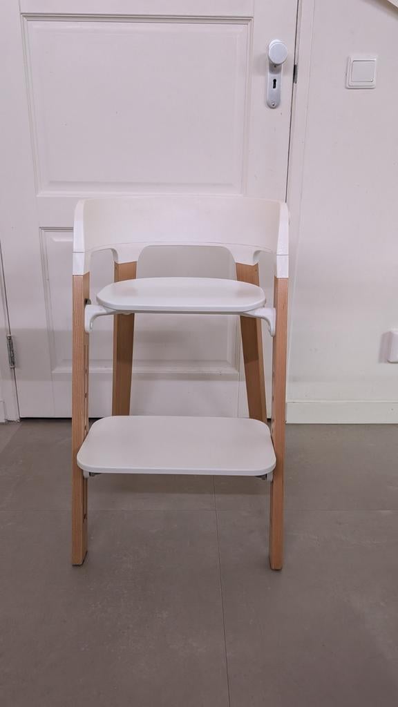 Stokke Steps kinderstoel - Wit/Naturel, Kinderen en Baby's, Kinderstoelen, Ophalen, Zo goed als nieuw, Meegroeistoel