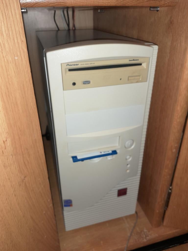 Windows 98 desktop gamecomputer, Computers en Software, Vintage Computers, Ophalen of Verzenden