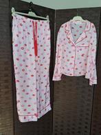 Satijnen pyjama met lippenprint lichtroze maat M, Kleding | Dames, Primark, Ophalen, Nieuw, Maat 38/40 (M)