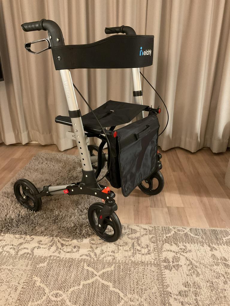 Zeer nette lichtgewicht rollator, Diversen, Ophalen, Opvouwbaar, Zo goed als nieuw