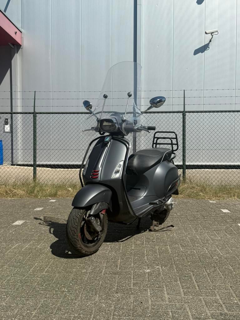 vespa sprint 2017, Ophalen, Zo goed als nieuw, Benzine
