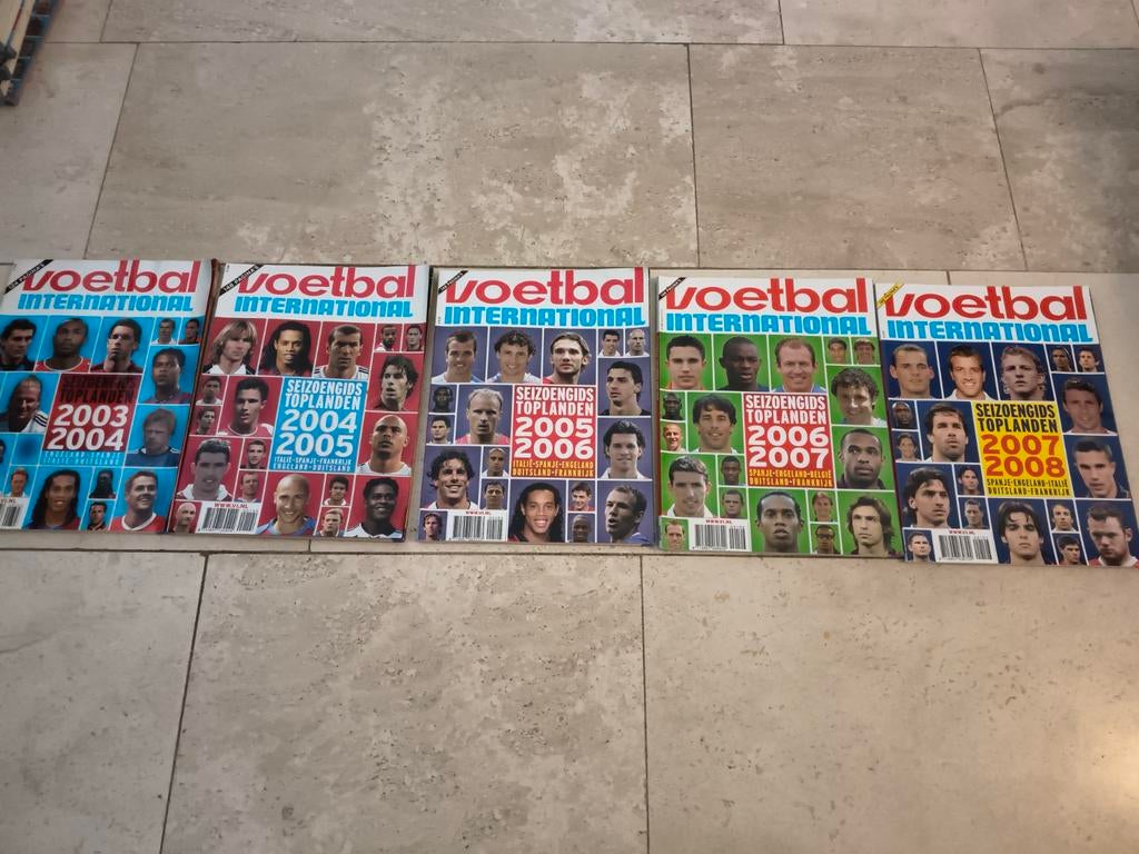 Voetbal International Seizoengids Toplanden 2003-2008, Ophalen of Verzenden, Zo goed als nieuw, Sport en Vrije tijd