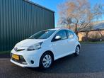 Toyota Aygo 1.0 VVTi Airco | Led | Nieuwe Apk | Inruil mog., Voorwielaandrijving, Elektrische ramen, 4 stoelen, Origineel Nederlands