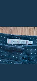 Tommy Hilfiger korte broek maat 10 €7,50, Kleding | Dames, Broeken en Pantalons, Ophalen of Verzenden, Zo goed als nieuw, Blauw