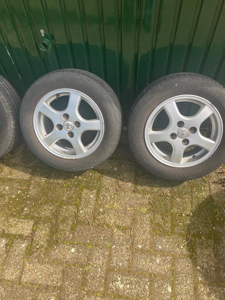 zomer banden en velgen toyota yaris 14 inch, Auto-onderdelen, Banden en Velgen, Banden en Velgen, Zomerbanden, 14 inch, 175 mm
