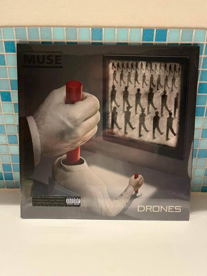 Muse - Drones (Vinyl, 2xLP, 180g), Cd's en Dvd's, Vinyl | Rock, Nieuw in verpakking, Alternative, 12 inch, Ophalen of Verzenden