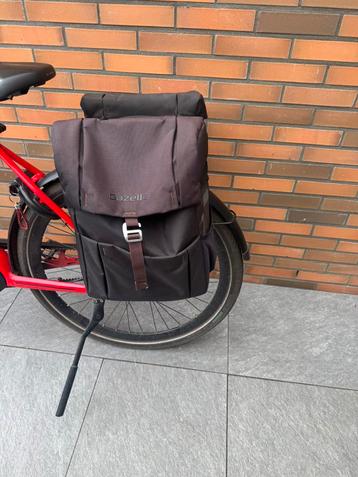 Dubbele fietstas beschikbaar voor biedingen