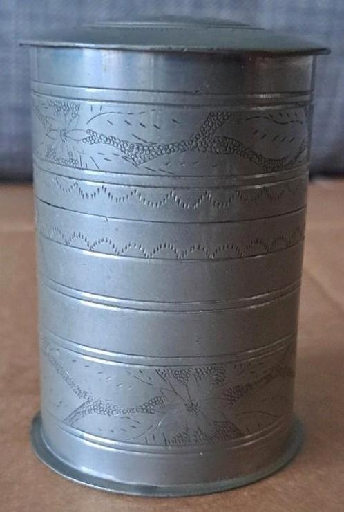 Mooi Bangka tinnen busje met deksel, 5,5 x 8 cm, Antiek en Kunst, Antiek | Tin, Ophalen