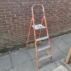 Decoratieve trap met kleurrijke sporten, Doe-het-zelf en Verbouw, Ladders en Trappen, Ophalen