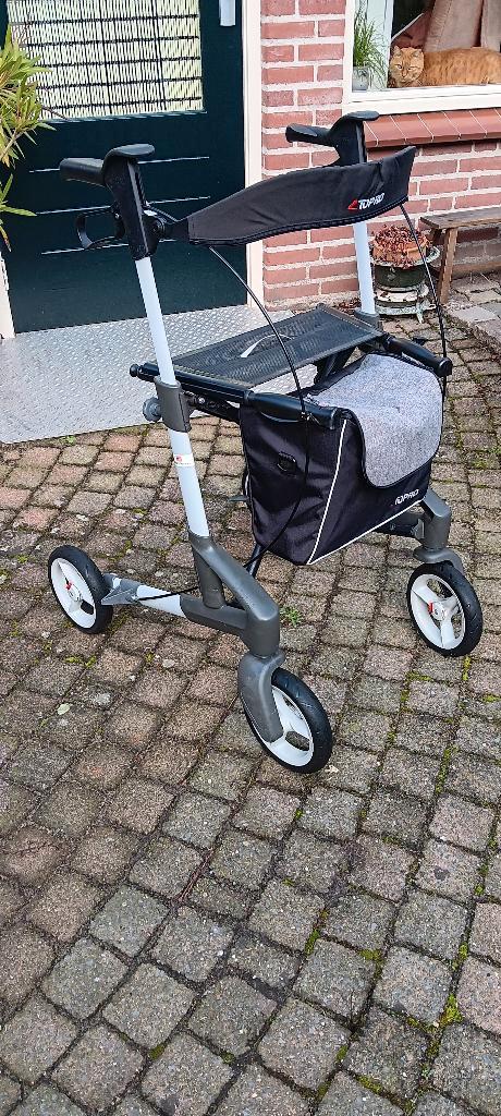Rollator Topro Troja 5G Zilver maat M met Rugsteun, Diversen, Rollators, Zo goed als nieuw, Lichtgewicht, Opvouwbaar, Ophalen