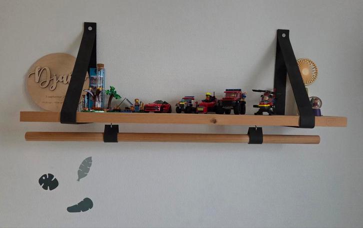 Wandplank met leren plankdragers, Huis en Inrichting, Woonaccessoires | Wandplanken en Boekenplanken, Zo goed als nieuw, Ophalen of Verzenden