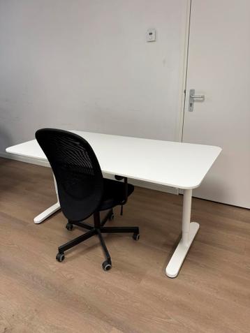 Te koop mooi bureau van (ikea bekant)met verstelbare stoel - afbeelding 2