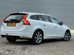 Volvo V60 1.5 T3 Polar+, Auto's, Volvo, Startonderbreker, Wit, Origineel Nederlands, 154 pk