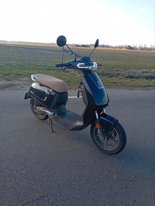Super Soco CUX elektrische scooter/brommer geel kenteken., Fietsen en Brommers, Scooters | Overige merken, Zo goed als nieuw, Maximaal 45 km/u