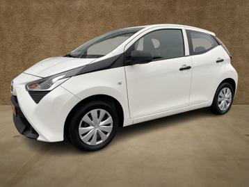 Toyota Aygo 1.0 VVT-i x-fun lage km stand! | Airco | Blue to beschikbaar voor biedingen