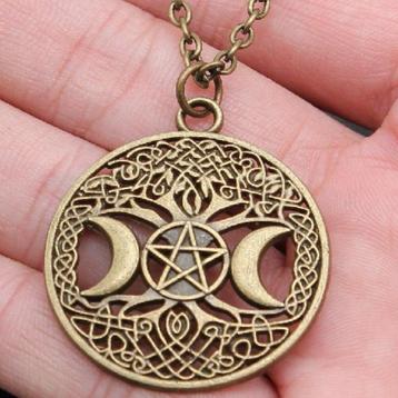Pagan / Wicca Triple Moon Goddess ketting beschikbaar voor biedingen