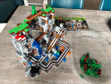 Lego Minecraft 21118 The Mine beschikbaar voor biedingen