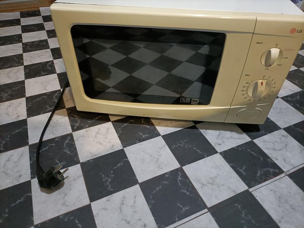 LG magnetron 800 w, Ophalen of Verzenden, Gebruikt