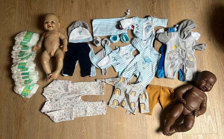2 poppen, kleertjes, luiers, draagzak en spenen, Kinderen en Baby's, Speelgoed | Poppen, Gebruikt, Babypop, Ophalen of Verzenden
