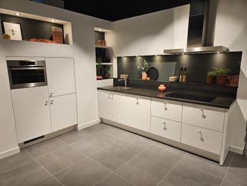 BDR009 – Impuls 7830 CK Wit Showroom Keuken SUPER AANBIEDING beschikbaar voor biedingen