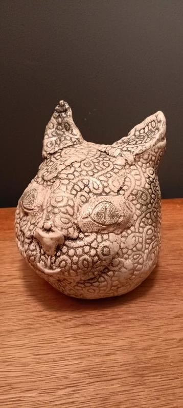bizarre spaarpot,beeltenis, kop van een kat beschikbaar voor biedingen