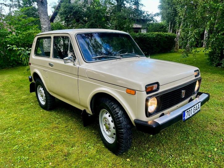 Lada Niva, Auto's, Lada, Particulier, Niva, Benzine, Hatchback, Handgeschakeld, Beige, Zwart, Kunstmatig leder, Vierwielaandrijving