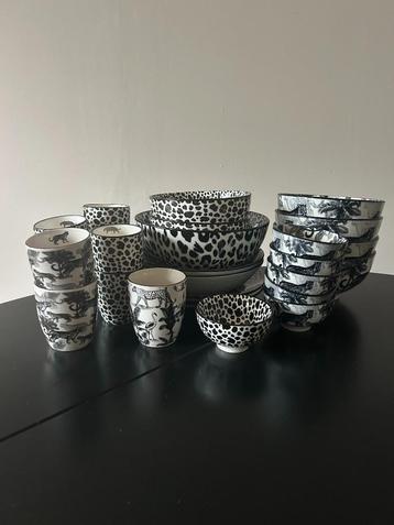 Action servies dieren/panter (26-delig) beschikbaar voor biedingen