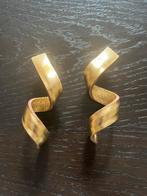 Oorbellen gouden leren wokkels - Griekse design, handgemaakt, Ophalen of Verzenden, Zo goed als nieuw, Overige materialen