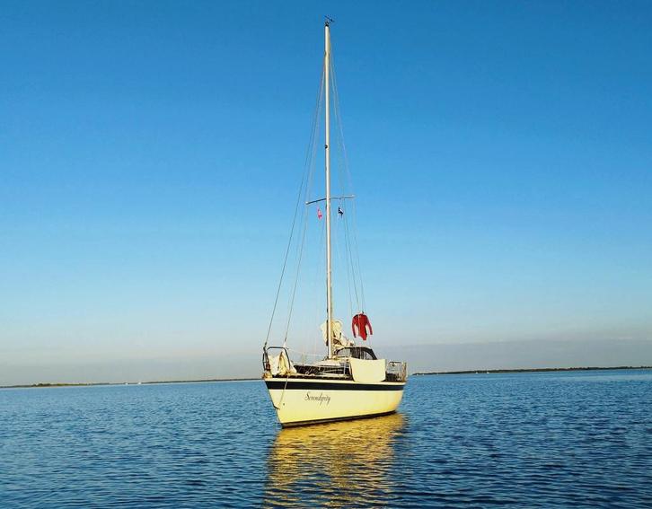 zeiljacht met ligplaats, Watersport en Boten, Kajuitzeilboten en Zeiljachten, Gebruikt, Tourjacht of Cruiser, Polyester, 6 tot 9 meter