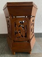 Houten Bijzettafel met Snijwerk, Huis en Inrichting, Minder dan 55 cm, Gebruikt, Ophalen of Verzenden, Overige vormen