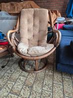 Rotan Draaistoel met Kussen, Huis en Inrichting, Gebruikt, 75 tot 100 cm, Ophalen of Verzenden, Landelijk