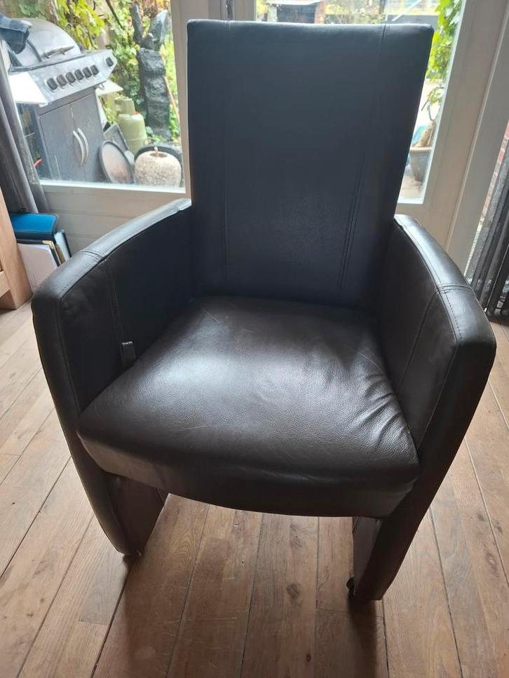 Bruine leren stoel met wieltjes, Huis en Inrichting, Fauteuils, Gebruikt, Leer, Metaal, 50 tot 75 cm, Minder dan 75 cm, Ophalen of Verzenden
