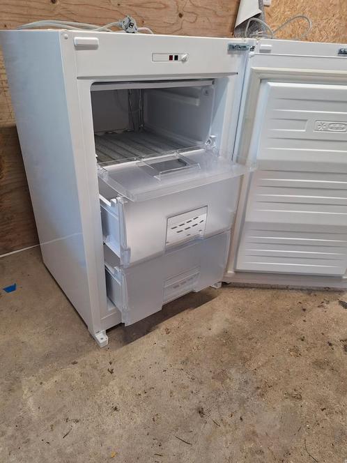 Nieuwe inbouw vriezer en koelkast te koop!, Witgoed en Apparatuur, Koelkasten en IJskasten, Nieuw, 100 tot 150 liter, 85 tot 120 cm