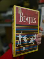The Compleat Beatles - Ex Rental VHS met Vehuurkaartje!, Alle leeftijden, Ophalen of Verzenden, Zo goed als nieuw