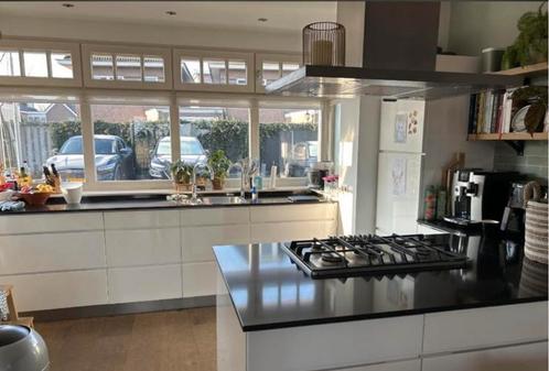 Kvik keuken Mano met kookeiland, Huis en Inrichting, Keuken | Complete keukens, Gebruikt, Wit, Ophalen