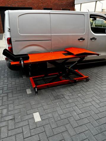 Motor heftafel lift 1x gebruikt 450kg 220cm beschikbaar voor biedingen