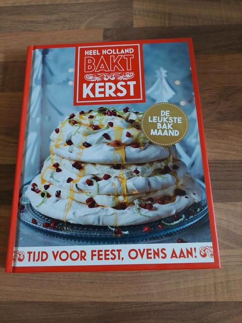 Love Productions - Heel Holland Bakt Kerst, Boeken, Kookboeken, Zo goed als nieuw, Ophalen of Verzenden