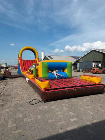Stormbaan 22 meter - Springkussen tehuur beschikbaar voor biedingen