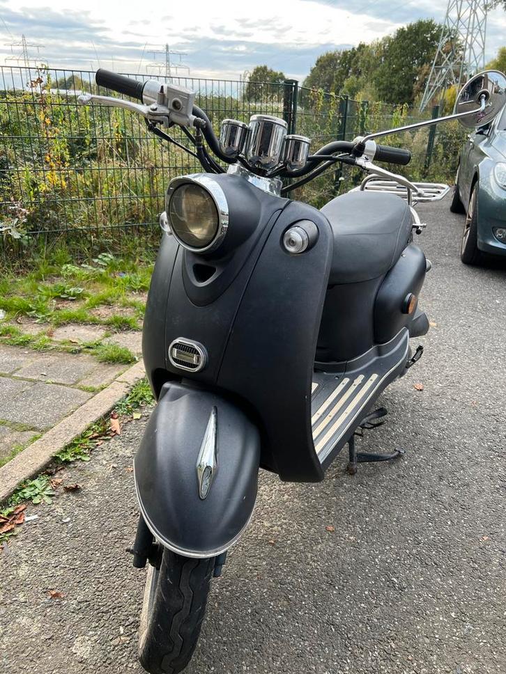 Agm scooter te koop!, Fietsen en Brommers, Brommeronderdelen | Scooters, Gebruikt, Overige merken, Overige typen, Ophalen