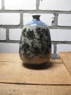 Handgemaakte zand-zwart-blauw (sier) vaas-pot met dekseltje, Antiek en Kunst, Kunst | Designobjecten, Ophalen of Verzenden