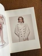 Erwin Olaf, fotografieboek Siver, Ophalen of Verzenden, Erwin Olaf, Gelezen, Fotografen