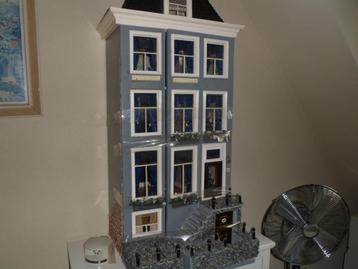 Poppenhuis Dolls House beschikbaar voor biedingen