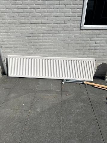 Radiator - Goede Staat 3x WIT lang beschikbaar voor biedingen