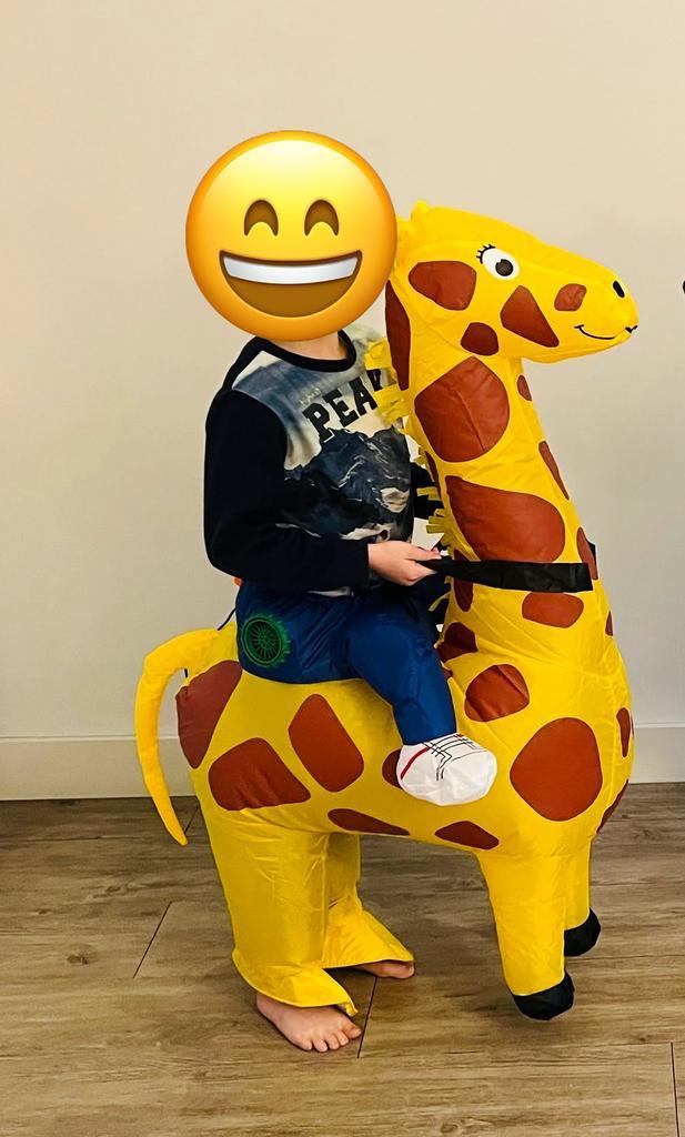 Opblaaspak giraf 100-120cm kind in nieuwstaat, Kinderen en Baby's, Carnavalskleding en Verkleedspullen, Zo goed als nieuw, Ophalen