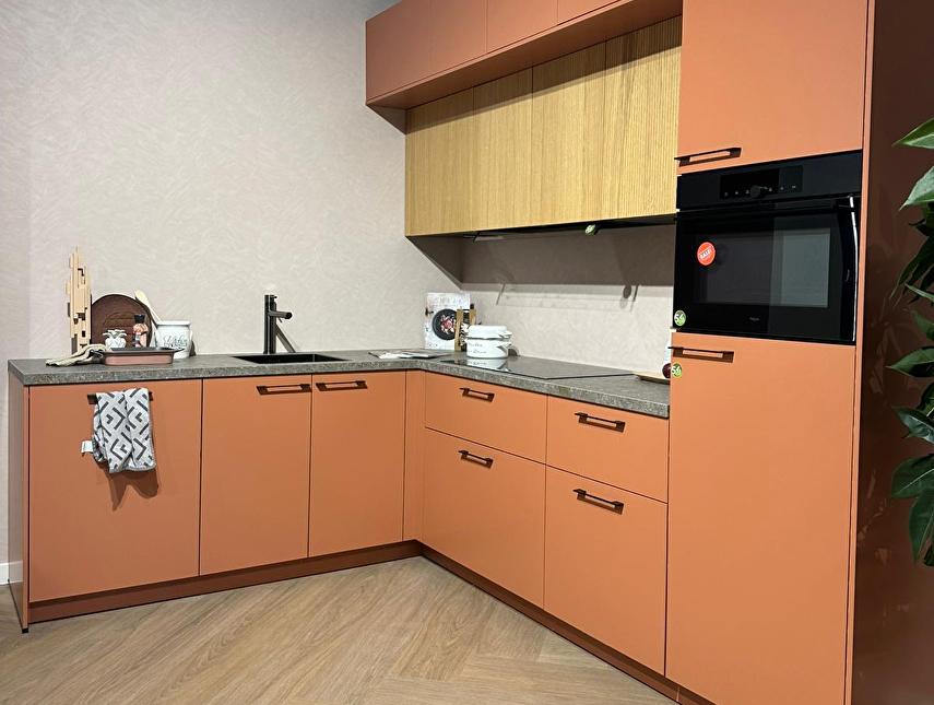 NIEUW Showroom Hoekkeuken + Apparatuur GEDEMONTEERD