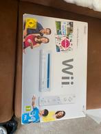 Wii Family Edition, Spelcomputers en Games, Spelcomputers | Nintendo Wii, Met 2 controllers, Gebruikt, Met stuurtje, Ophalen