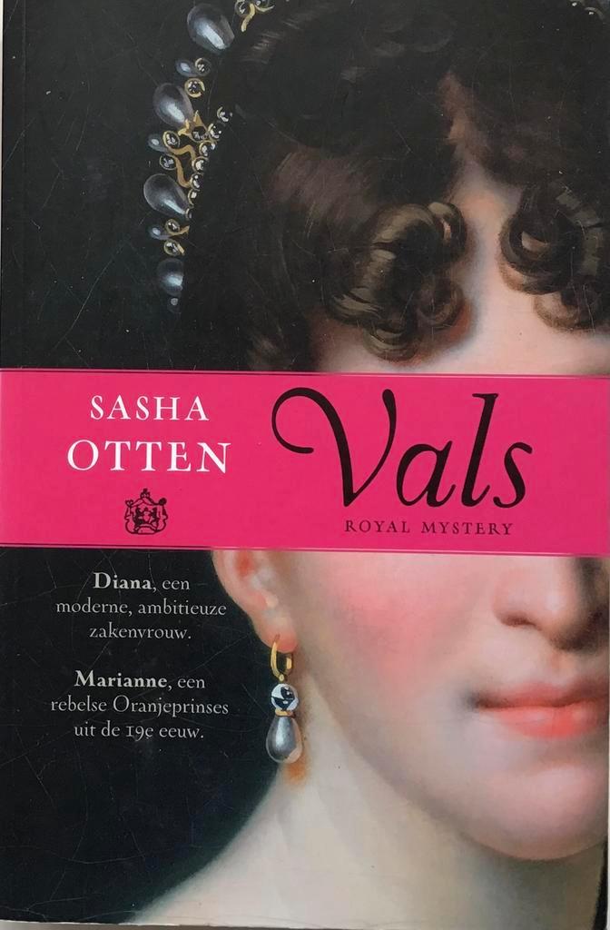 Vals - Sasha Otten (Royal Mystery), Boeken, Thrillers, Zo goed als nieuw, Nederland, Ophalen of Verzenden