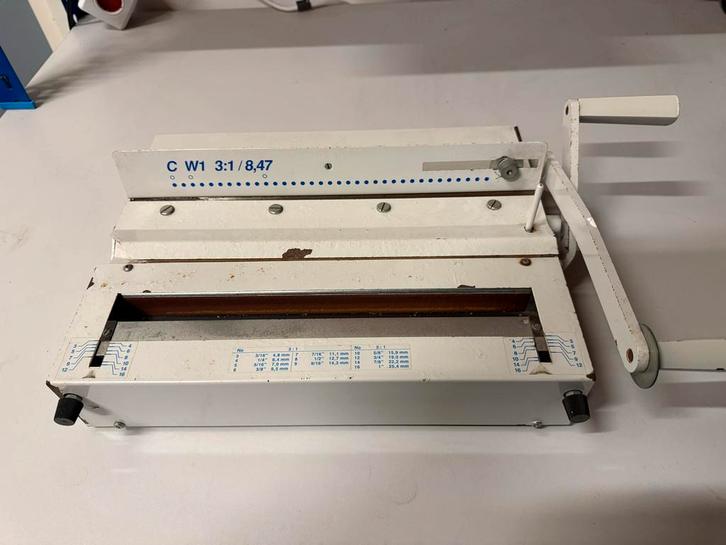 Wire-O Pons- en Bindmachine, Computers en Software, Printerbenodigdheden, Gebruikt, Overige typen, Ophalen