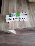 3 aardlekschakelaars, 1 beltrafo, Ophalen, Zo goed als nieuw