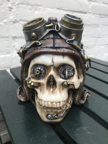 prachtige resin schedel, steampunk piloot beschikbaar voor biedingen